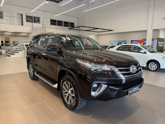 TOYOTA HILUX SW4 2.8 SRX 4X4 16V TURBO INTERCOOLER DIESEL 4P AUTOMÁTICO